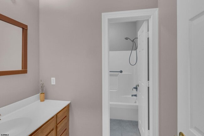 Building Photo - 209 Shady Knoll Ln