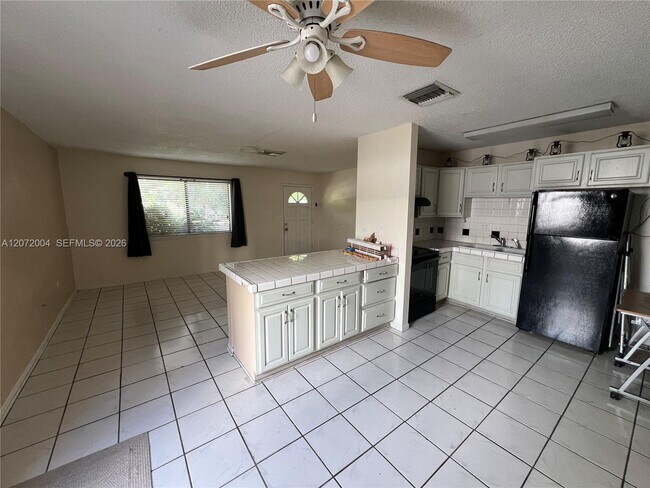 Building Photo - 127 Adobe Casa Ct Dr