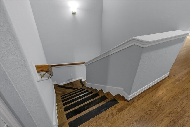 Building Photo - 341 W 23rd St