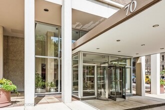 Building Photo - 70 W Burton Pl