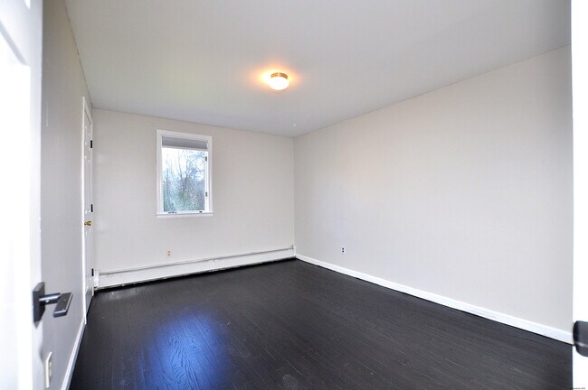 Building Photo - 16 Virginia Ln