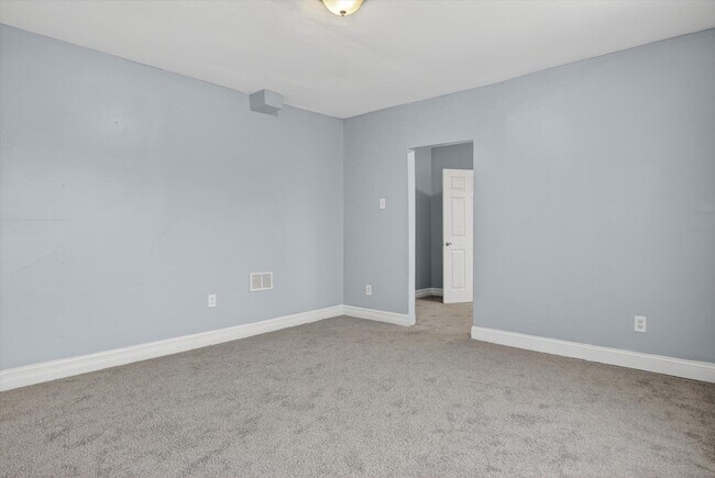 Building Photo - 3825 Waverly St