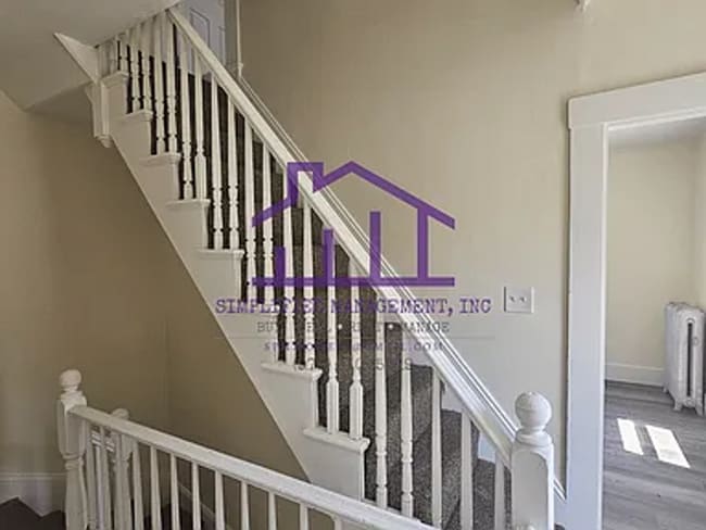 Building Photo - 5-Bedroom, 1-bathroom Unit available in Do...