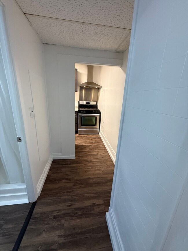 Building Photo - 314 Ives Ave