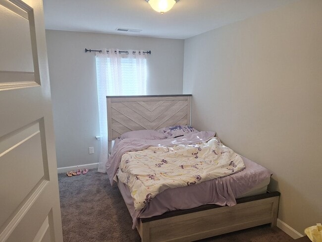 Building Photo - Beautiful Five Bedroom Home Located in Northeast Columbia!