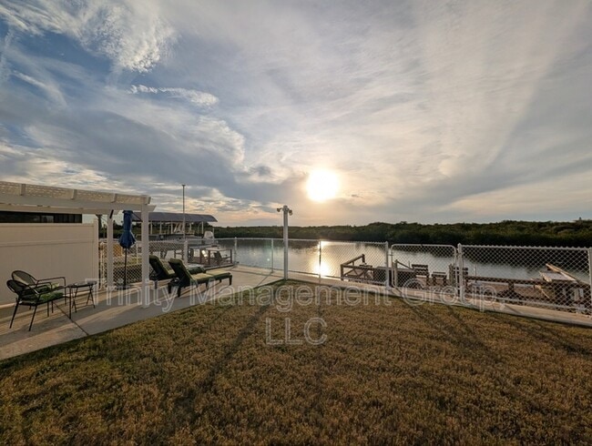 Building Photo - 13419 Starfish Dr