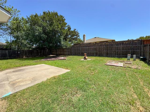Building Photo - 8005 Hidden Path Ln