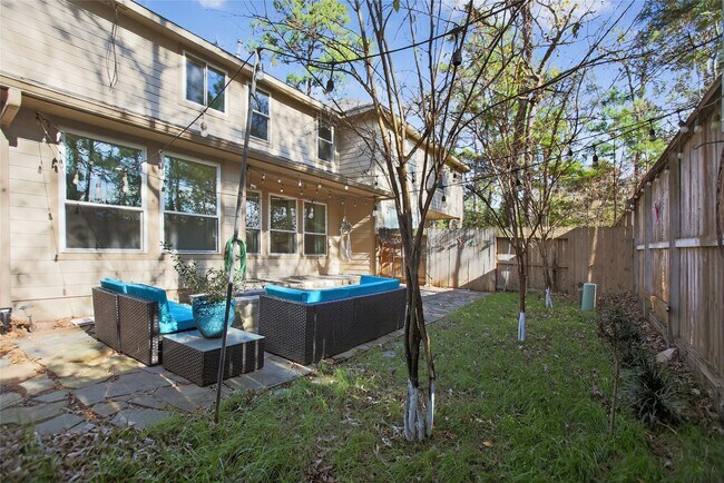 Building Photo - 126 Silver Penny Dr