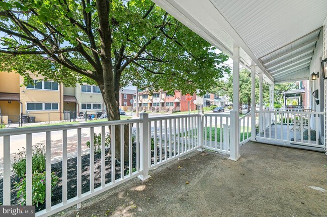 Building Photo - 342 E Barnard St