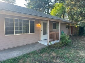 Building Photo - 2 bedroom