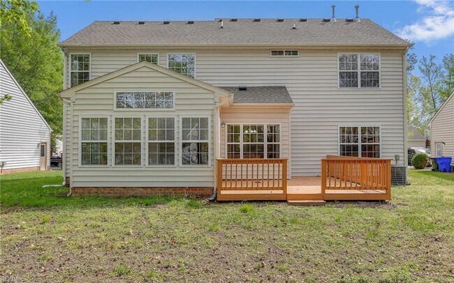 Building Photo - 310 Canaan Cir