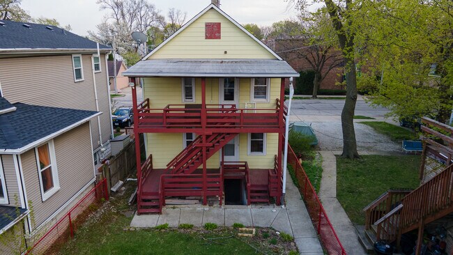 Building Photo - 7517 Franklin St