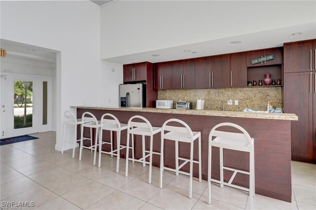 Building Photo - 169 Santa Clara Dr