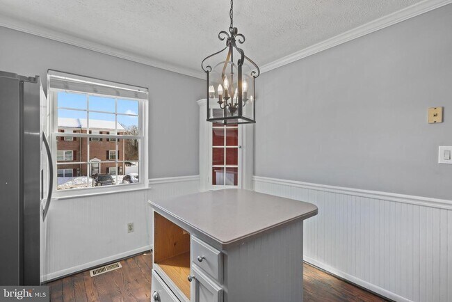 Building Photo - 2828 Beckon Dr