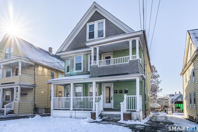 Building Photo - 795 Brewster St