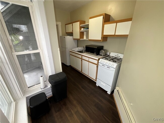 Building Photo - 127 Winslow St