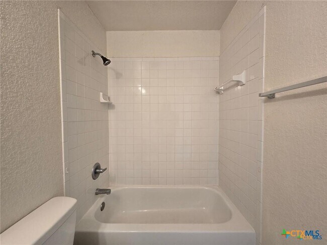 Building Photo - 2808 Leroy Cir