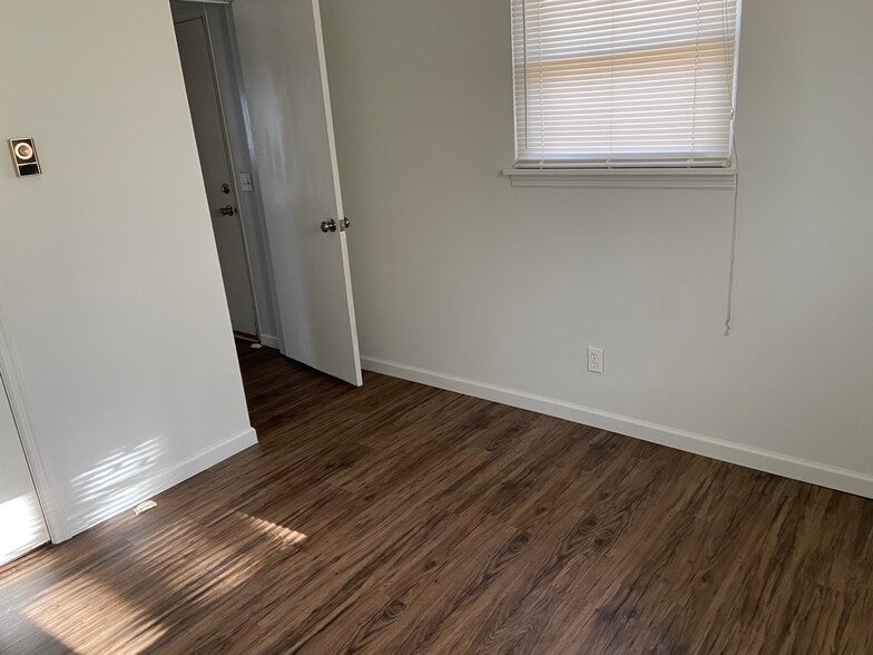 Building Photo - 20 Kimbell Ct