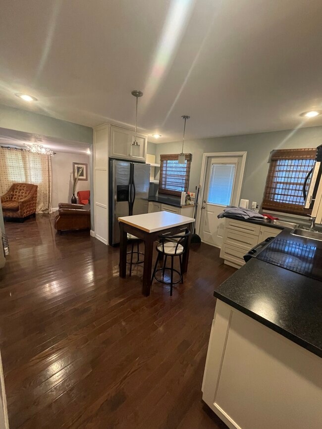 Building Photo - Brooks Street House - 1 bed 1 bath