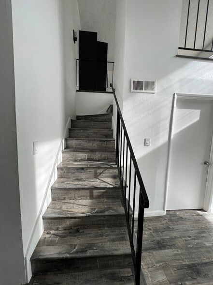 Building Photo - 4336 Ventura Canyon Ave