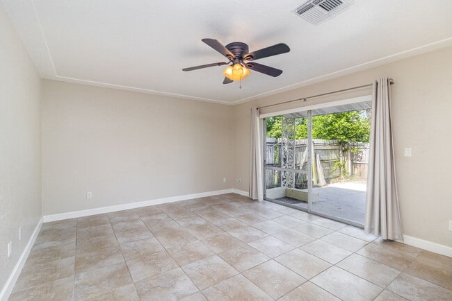 Building Photo - Completely Remodeled 3 Bed 2 Bath 1 Car Ga...