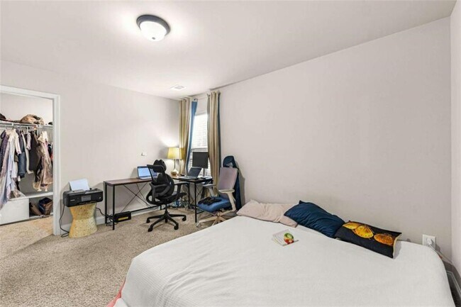 Building Photo - 3748 Southfield Ct