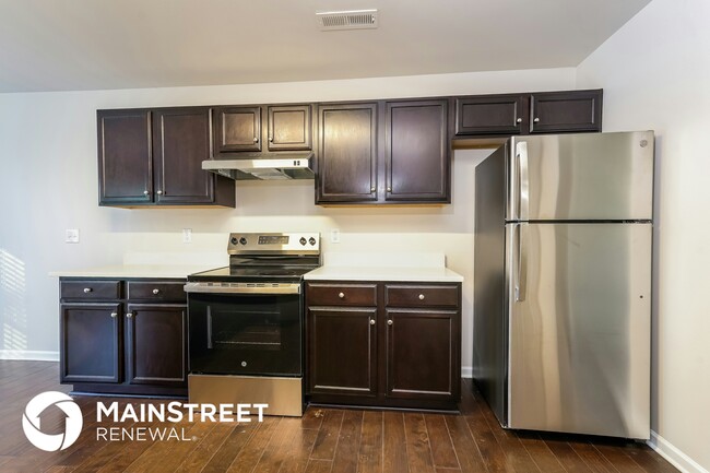 Building Photo - 3960 Foliage Dr