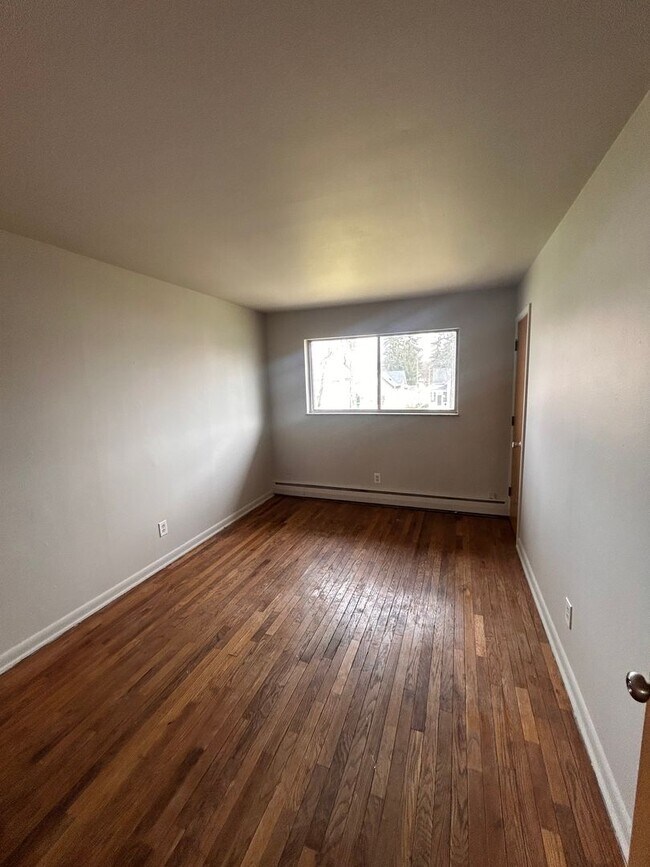 Building Photo - 1125 W Wildwood Ave