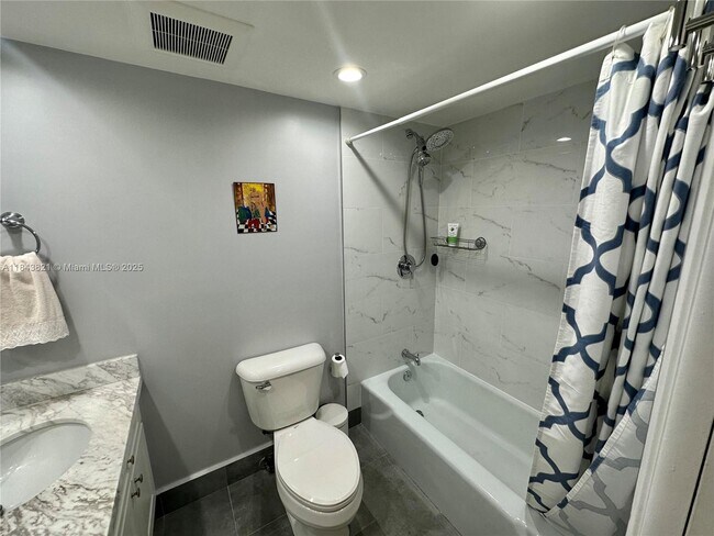 Building Photo - 3151 N Course Ln