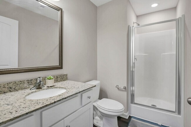 Building Photo - Spacious 5-Bedroom, 3-Bath Home with Modern Features in Elgin!