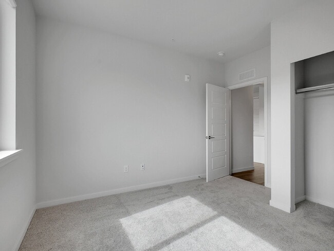 Building Photo - $2,195 - 2 Bed, 2 Bath Condo in Broomfield...