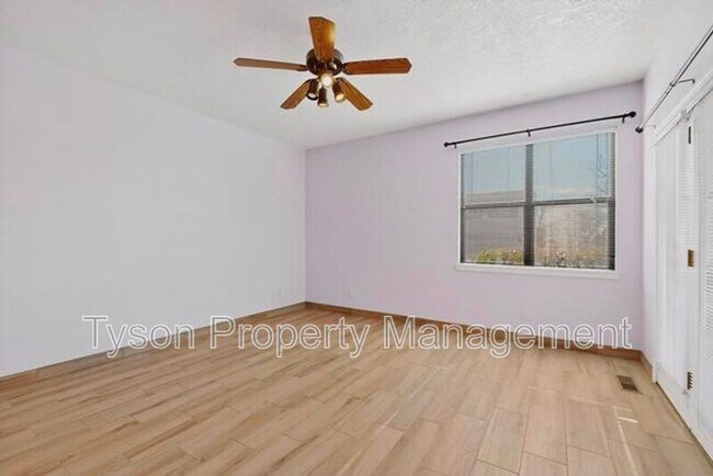 Building Photo - 13413 Summit Hills Pl NE