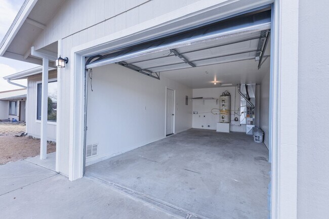 Building Photo - 3123 N Truwood Dr