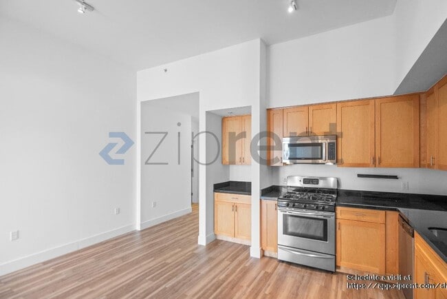 Building Photo - 1755 Broadway