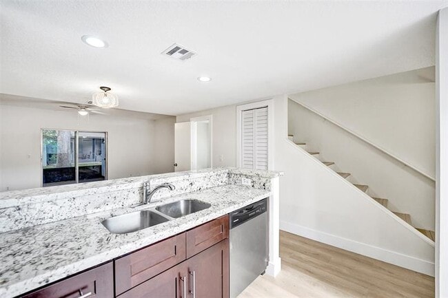 Building Photo - 35 SW 3rd St