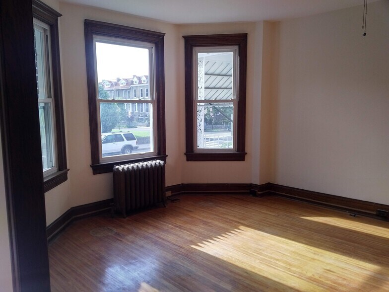Building Photo - 3630 Warder St NW