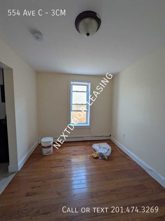 Building Photo - 554 Avenue C