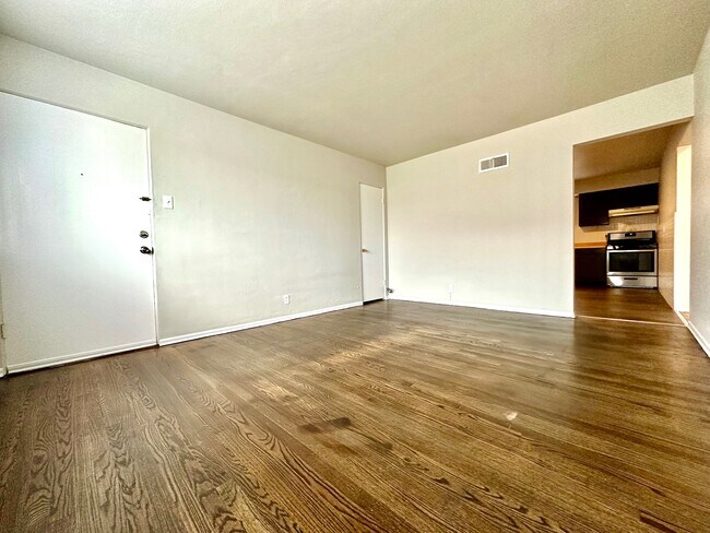 Building Photo - 2907 Lemay Ferry Rd