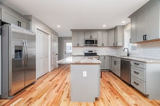 Building Photo - 31 Milton St