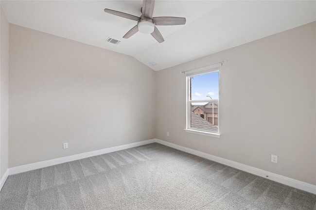 Building Photo - 1709 Stinnett Dr