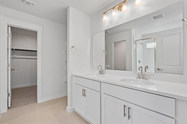 Building Photo - 15204 Purple Drop Cv