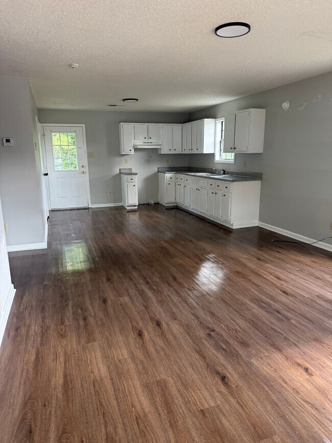 Building Photo - 108 N Bond Ave