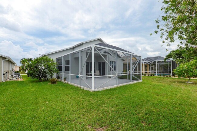 Building Photo - 522 SW Indian Key Dr