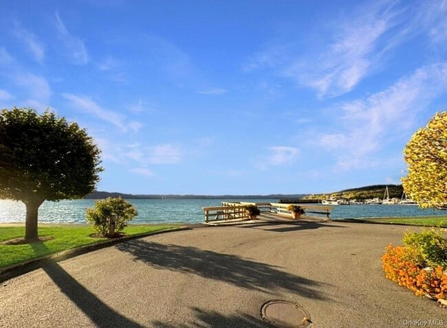 Building Photo - 2003 Half Moon Bay Dr