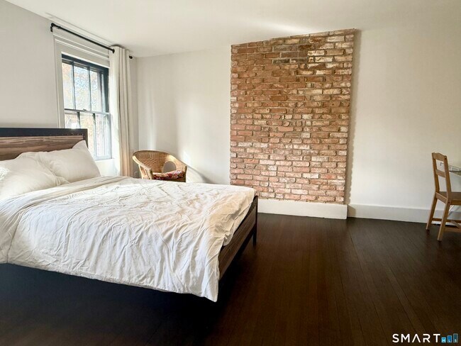 Building Photo - 30 Trumbull St