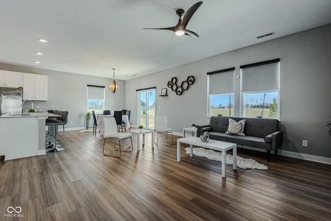 Building Photo - 144 Bluestem Ln