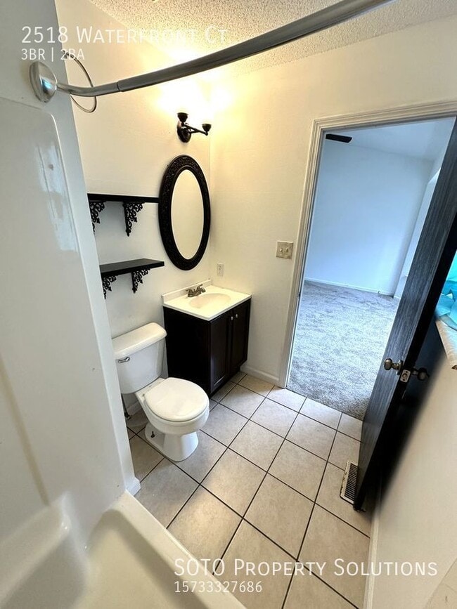Building Photo - Lovely  3 bedroom, 2 bathroom home located...
