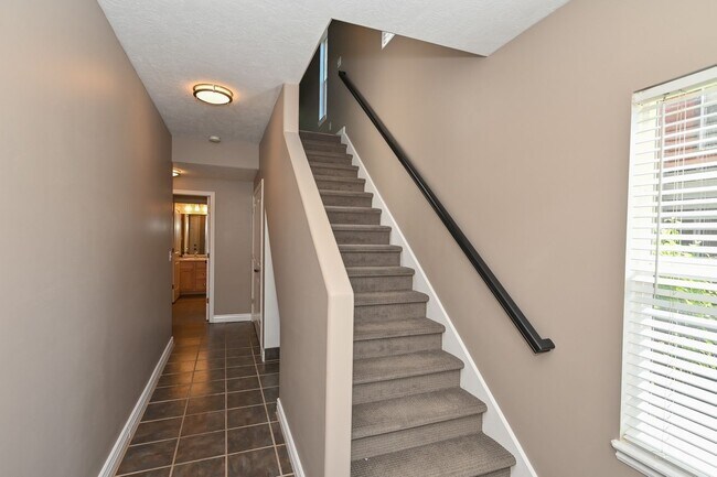 Building Photo - Stunning Row End Townhome In Excellent Loc...