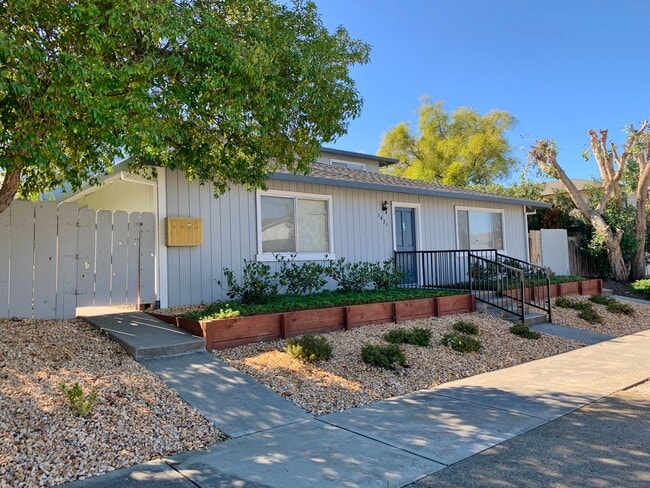 Building Photo - 1471 Gabilan Dr