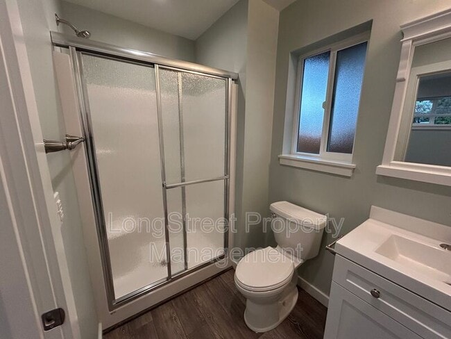 Building Photo - 1052 SW Western Blvd